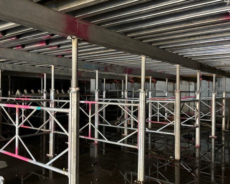Titan_Falsework